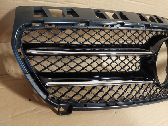 Mercedes-Benz OE A1768800283 A1768880260 CZARNA MERCEDES A W176 12-15 АТРАПА ГРИЛЬ ЧОРНА НОВА ОРИГІНАЛЬНА