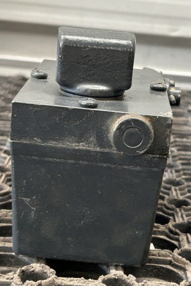 Iveco OE 504172822 N НАСОС ПІДЙОМУ КАБІНИ IVECO EUROCARGO 75E MLC 504172822 НОВИЙ