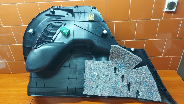 Toyota OE 64730-0D072 64730-0D072-B0 64730-0D071 64730-0D080 ОББИВКА БЕКОНА БАГАЖНИКА ПРАВА ЗАДНЯ ЧАСТИНА TOYOTA YARIS II 05-11