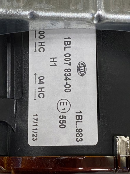 Hella 1BL 007 834-007 Hella найпопулярніша фара для автобусів ближнє світло 100мм