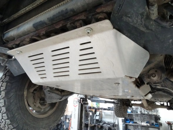 Fabryka4X4 OHC АЛЮМІНІЄВА КРИШКА ДВИГУНА ДЛЯ БАМПЕРА ОРИГІНАЛЬНОГО TOYOTA HILUX VIGO 05-15