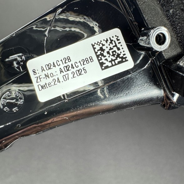 BMW OE 61319501592 32307908506 OE BMW M3 M4 CS LCI G80 G82 Перформансна рамка + лопатки керма CARBON