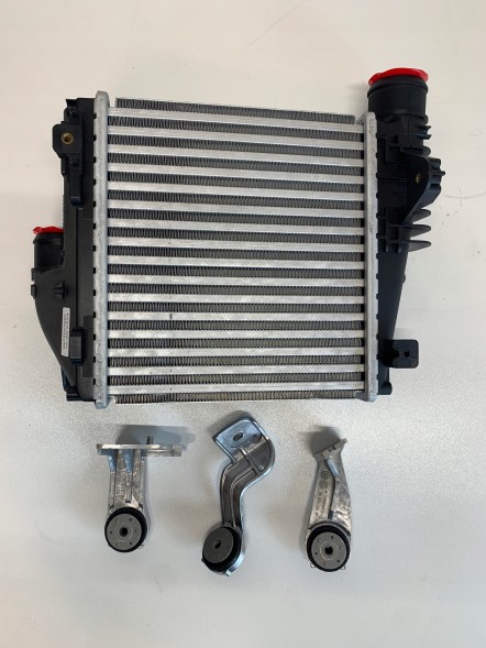 CHINA 81829O 3637170 4881504 9675627980 NW GRANDLAND INTERCOOLER Opel grandland інтеркулер новий з кріпленнями комплектний