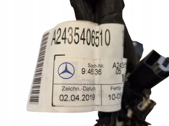 Mercedes-Benz OE MERCEDES EQA EQB W243 WIĄZKA CZUJNIKÓW PARKOWANIA 6 PDC PRZÓD A2435406510 Mercedes eqa eqb w243 промінь датчиків паркування 6 pdc передній a2435406510