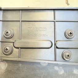 Iveco OE ХЛЮПАК ПРАВИЙ ПЕРЕДНІЙ IVECO DAILY ОРИГІНАЛ 5801855506 2014+
