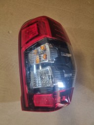 Mitsubishi OE 8330B214 LAMPA PRAWY TYŁ MITSUBISHI L200 LIFT Mitsubishi L200 Ліхтар задній правий LED EU 2020 8330b214 ADS0810000