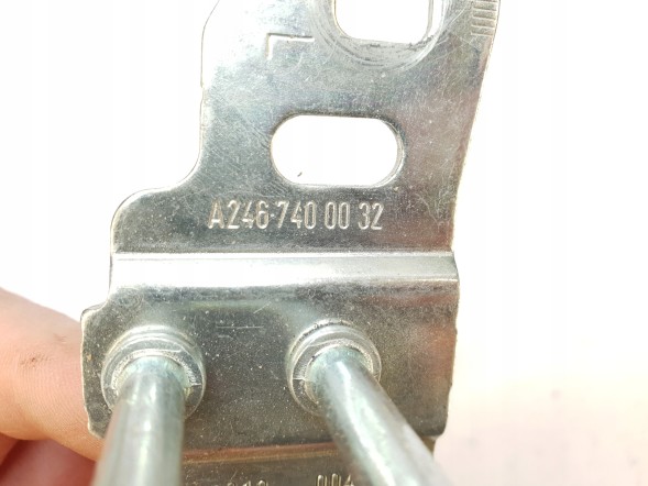 Mercedes-Benz OE A0997400400 A 099 740 04 00 132-054-071 Używane ЗАМОК КРИШКИ БАГАЖНИКА MERCEDES W177 X117 X118 W247 S205 W213 + Mercedes-Benz OE A2467400032 W177 РИГЕЛЬ ЗАСЛІНКИ БАГАЖНИКА