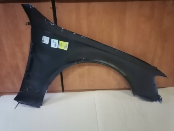 Polcar BŁOTNIK LEWY AUDI A4 B8 LIFT LY9B 2011-2015 БРИЗКОВИК ЛІВИЙ AUDI A4 B8 ЛІФТ LY9B 2011-2015