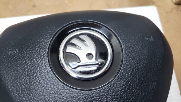 Skoda OE PODUSZKA AIR BAG KIEROWCY SUPERB III 3V0 AIR BAG Подушка безпеки AIR BAG Skoda Superb III 3V 3V0880201H НОВА !