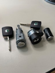 Skoda OE Вкладиш ЗАМОК ЗАПАЛІВАННЯ SKODA 6Y0837167B
