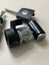 Skoda OE Вкладиш ЗАМОК ЗАПАЛІВАННЯ SKODA 6Y0837167B