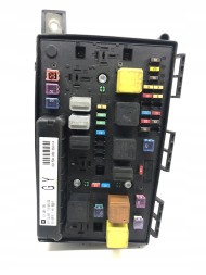 Opel OE 13206751GY Elektronika-Chrzaszcz Блок запобіжників zafira astra h 13206751