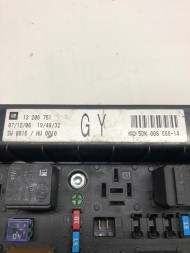 Opel OE 13206751GY Elektronika-Chrzaszcz Блок запобіжників zafira astra h 13206751