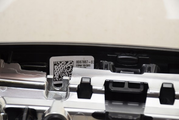 BMW OE 9500499 8087887 BMW 7 G70 ДЕКОРАТИВНА СПЛАНКА ЗАДНИЙ ДЕКОР ЦЕНТРАЛЬНИЙ ТУНЕЛЬ PIANO ЧОРНИЙ