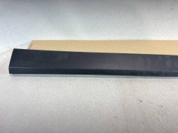 Kia OE 87724-H8400 pmi150921 3 ПЛА́НКА ДВЕРЕЙ ПРАВА ПЕРЕДНЯ KIA STONIC 87724-H8400