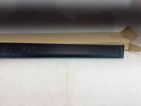 Kia OE 87724-H8400 pmi150921 3 ПЛА́НКА ДВЕРЕЙ ПРАВА ПЕРЕДНЯ KIA STONIC 87724-H8400