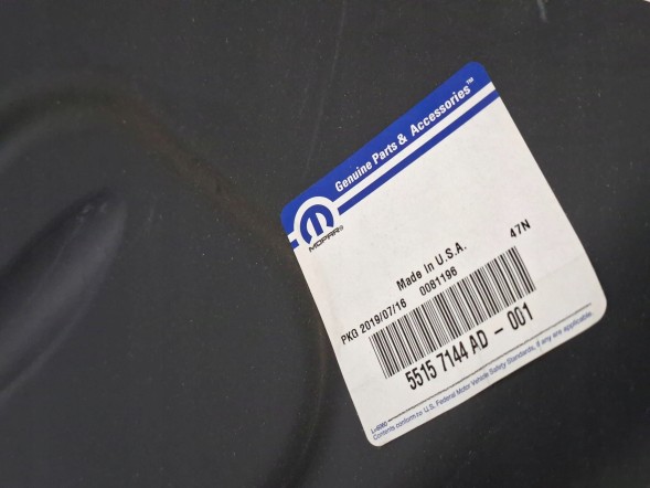 Jeep OE S27730362 НАКЛАДКА КРИЛА ПЕРЕДНЯ ПРАВА JEEP CHEROKEE KK 01- OEM 55157144AD