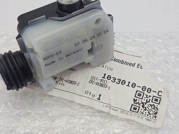 1033010-00-C_Click_Parts TESLA MODEL S X 3 ПРИВІД ВІДКРИТТЯ КАПОТУ 1033010-00-C