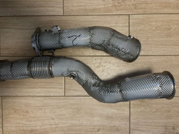 Китай DOWNPIPES58 Випускна труба з нержавіючої сталі 304 для BMW M3 G80 M4 G82, 2 шт.