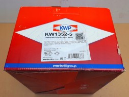 KWP KW1352-5 Насос води + комплект ременя ГРМ