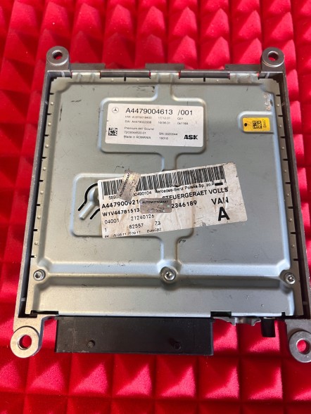 Mercedes-Benz OE A4479004613 підсилювач BURMESTER для MERCEDES
