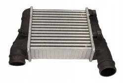 Maxgear AC696200 Охолоджувач повітря інтеркулер ac696200 maxgear