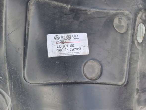 Volkswagen OE 1J0809105 ORG Внутрішня частина крила VW GOLF IV BORA, металева накладка арки колеса, фартух 1J0809105