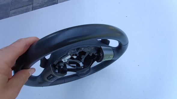Toyota OE 133020d110 КЕРМО TOYOTA YARIS II 06-11 ШКІРА,З ЛОПАТКАМИ