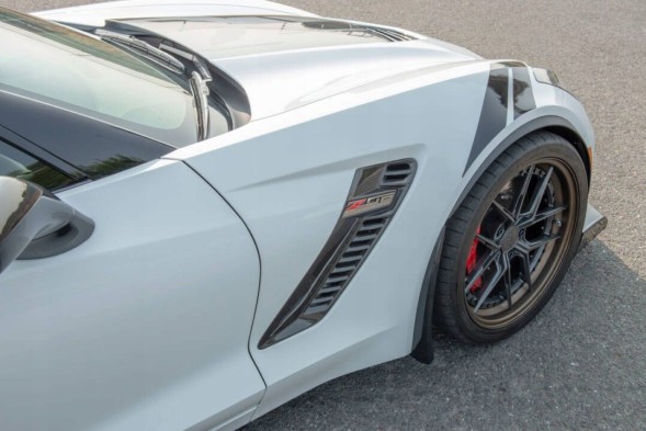 Китай JGD-CORVC7-FMFGB Бризковики передні – Чорний Глянець CHEVROLET CORVETTE C7 2014-2019