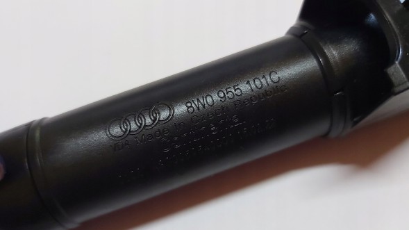 Audi OE 8W0955101C /06072026/ ^-^ AUDI A4 8W0 ОМИВАЧ ФАРИ ЛІВИЙ 8W0955101C