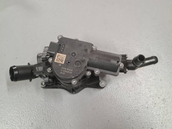 Mazda OE MRKA Mazda CX-7 TERMOSTAT OBUDOWA TERMOSTATU F61546903 Mazda CX-7 ТЕРМОСТАТ КОРПУС ТЕРМОСТАТА F61546903