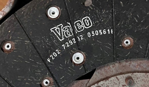 Volkswagen OE Комплект зчеплення (зчеплення, диск, корзина) Scania IV 96-08р 643300209