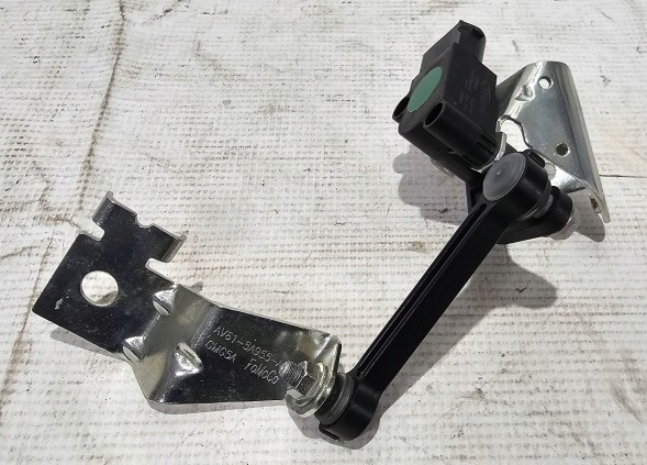 Ford OE AV61-5A955-AB FORD ORG OE ОРИГІНАЛЬНИЙ ДАТЧИК РІВНЯ КУЗОВА ЗАДНІЙ FORD FOCUS MK3 III AV61-5A955-AB