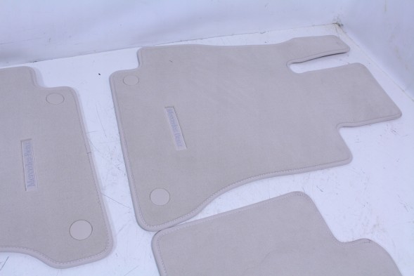 Mercedes-Benz OE КОМПЛЕКТ КОВРИКІВ В КАБІНУ MERCEDES W213 A213680350564