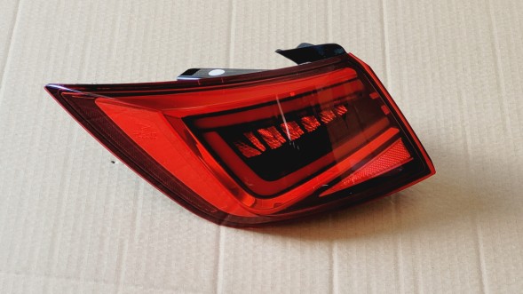 SEAT (оригінальне обладнання) 5F9945207B / LED KOMBI Seat leon 3 kombi lift 2016-2020 задній лівий зовнішній led ліхтар 5f9945207b