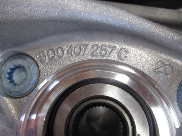 Skoda OE Zwrotnica SKODA SUPERB 3V0 PASSAT B8 3G0 PRAWA Кросовер SKODA SUPERB 3В0 PASSAT B8 3G0 ПРАВИЙ