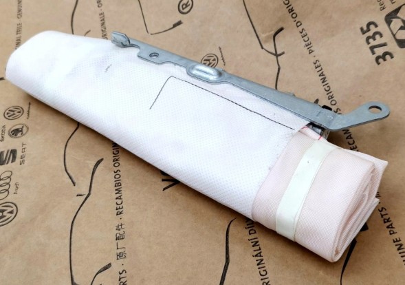 Audi OE 8W5880242K, DWP467140OE Подушка безпеки airbag Audi A4 B9 8W5880242K