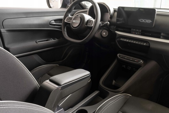 Rati C06809A Підлокітник Стандарт для Fiat 600, 2023- ,