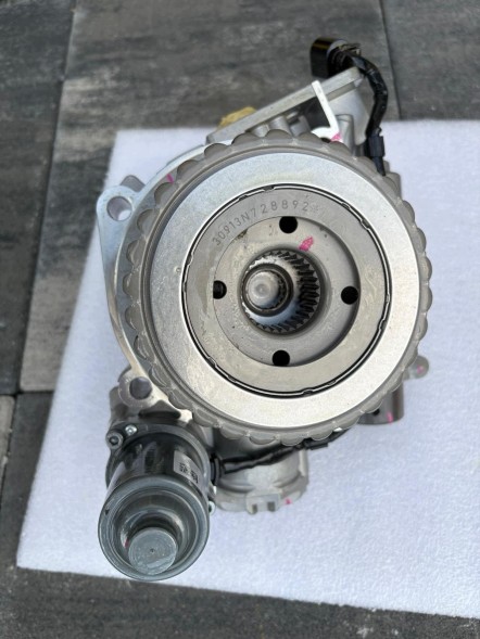 OEM Муфта повного приводу Haldex 4 покоління з насосом 0BR525554A для Golf R Audi A3 TT S3 Tiguan
