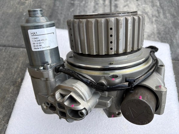 OEM Муфта повного приводу Haldex 4 покоління з насосом 0BR525554A для Golf R Audi A3 TT S3 Tiguan