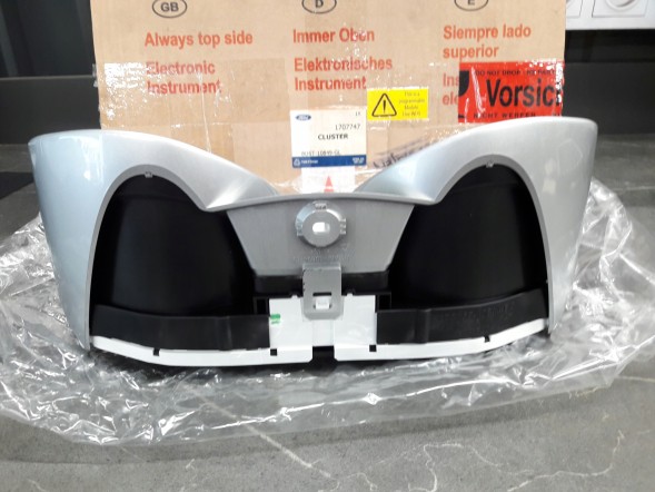 Ford OE 8U6T-10849-GL Лічильник Ford Fiesta MK7 06-10р