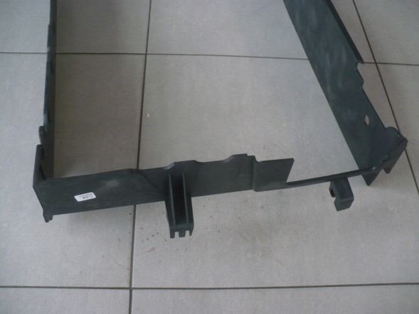 Dacia OE 215595531R Щиток радіатора повітрозабірника dacia sandero iii logan jogger 215595531r