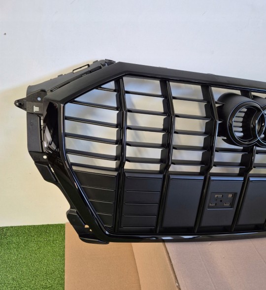 Audi OE 83F853651 02 Q3 Czarny black Чорна решітка радіатора переднього бампера Audi Q3 II 83A 83F S-line