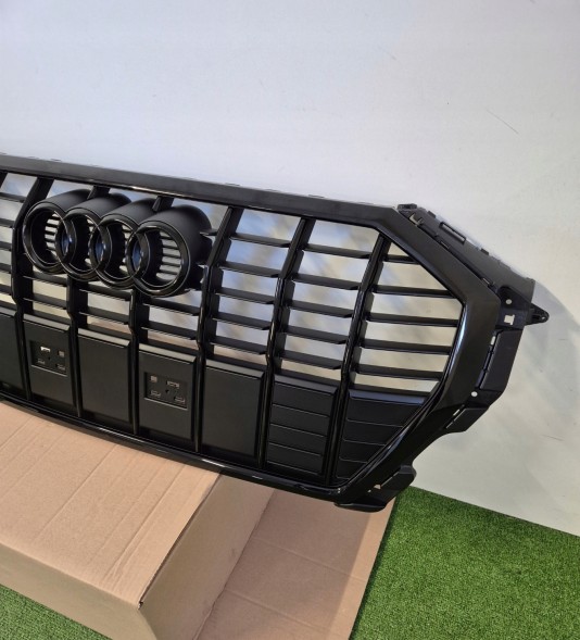 Audi OE 83F853651 02 Q3 Czarny black Чорна решітка радіатора переднього бампера Audi Q3 II 83A 83F S-line