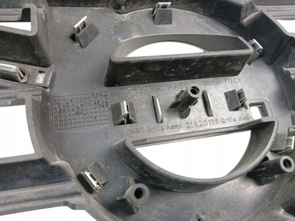 Volvo OE MM_31425492 31425116 РЕШІТКА-АТРАПА РАДІАТОРА VOLVO V60 I РЕСТАЙЛІНГ (13-18) 31425492 31425116