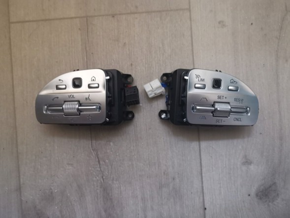 Mercedes-Benz OE Кнопки на кермі Mercedes A0999051504