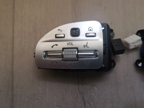 Mercedes-Benz OE Кнопки на кермі Mercedes A0999051504