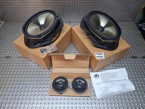 Chrysler OE КОМПЛЕКТ ДИНАМІКІВ 82214735 JEEP DODGE CHRYSLER RAM MOPAR