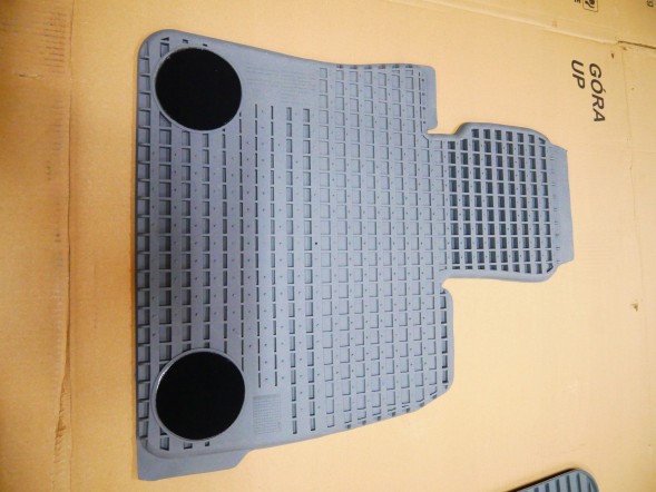BMW OE BMW E70 E71 DYWANIKI PRZEDNIE ZESTAW KOMPLET DYWANIKÓW GUMOWE 51470416695 0416695 BMW E70 E71 КОВРИКИ ПЕРЕДНІ КОМПЛЕКТ ГУМОВИХ КОВРИКІВ 51470416695