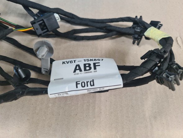 Ford OE KVGT-15K867-AB УСТАНОВКА PDC ПРОМЕНЯ ПЕРЕДНЬОГО FORD TRANSIT CONNECT >2018